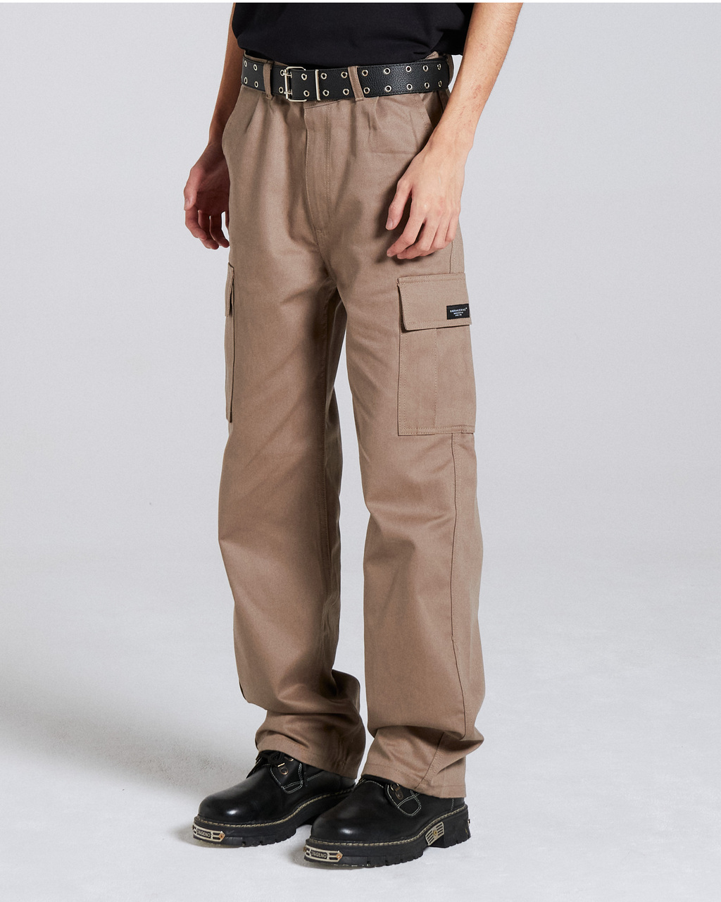 web-pant09-02-5a2eeb77431f9761ba17249415523806-1024-1024